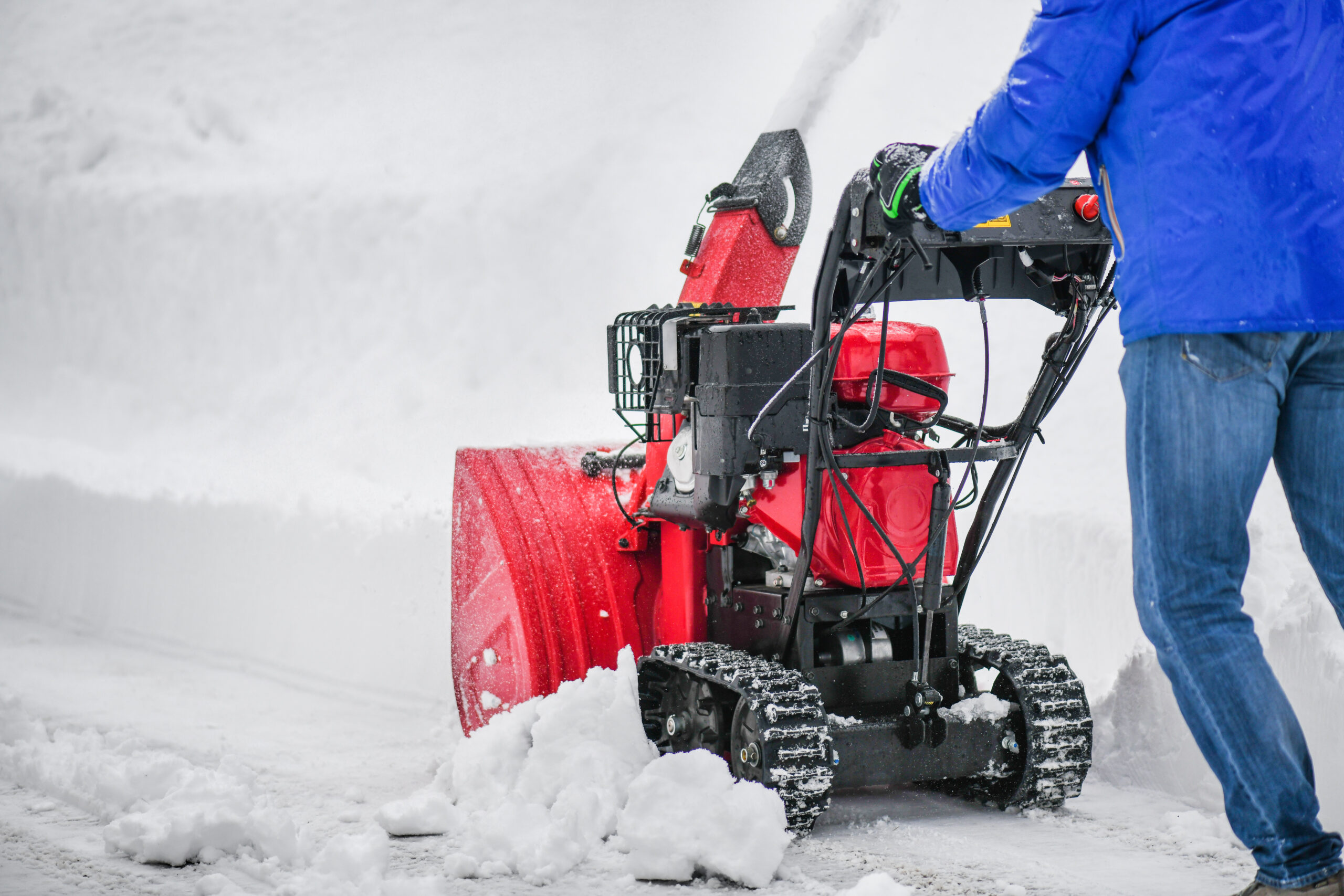 The Best Techniques for Snow Removal on Concrete Driveways